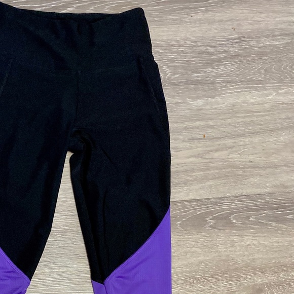 โ ๏ธ๐ฅโผ๏ธ๐
๐๐๐ ๐๐๐-๐๐โผ๏ธ๐ฅโ ๏ธ BALLY || Black + Purple Leggings | Size Small - Picture 5 of 11